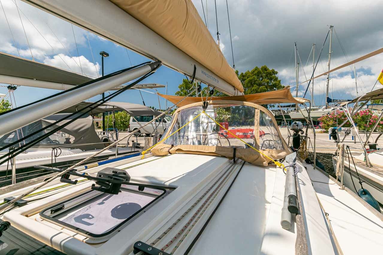 Dufour 350 | Wave