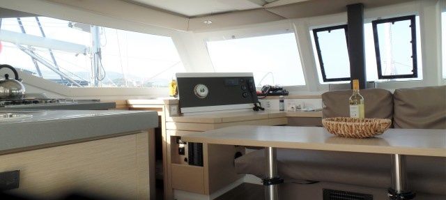 Fountaine Pajot Lucia 40 | Servus