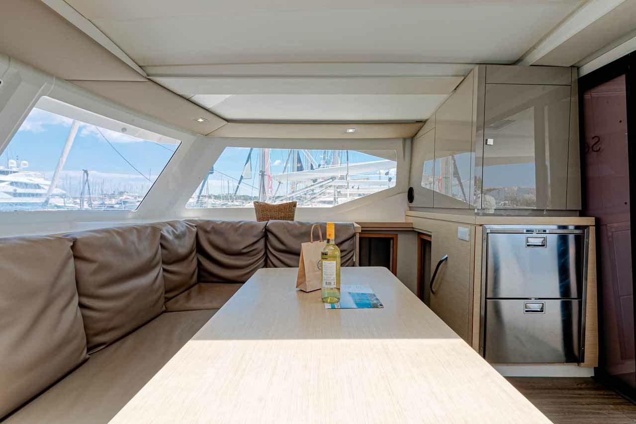 Fountaine Pajot Lucia 40 | Servus