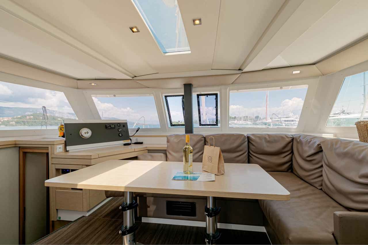 Fountaine Pajot Lucia 40 | Servus