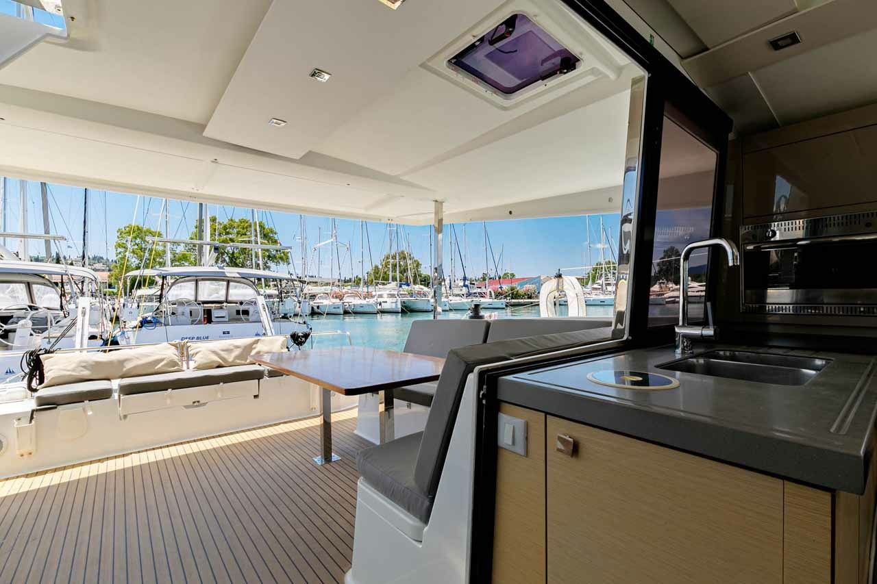 Fountaine Pajot Lucia 40 | Servus