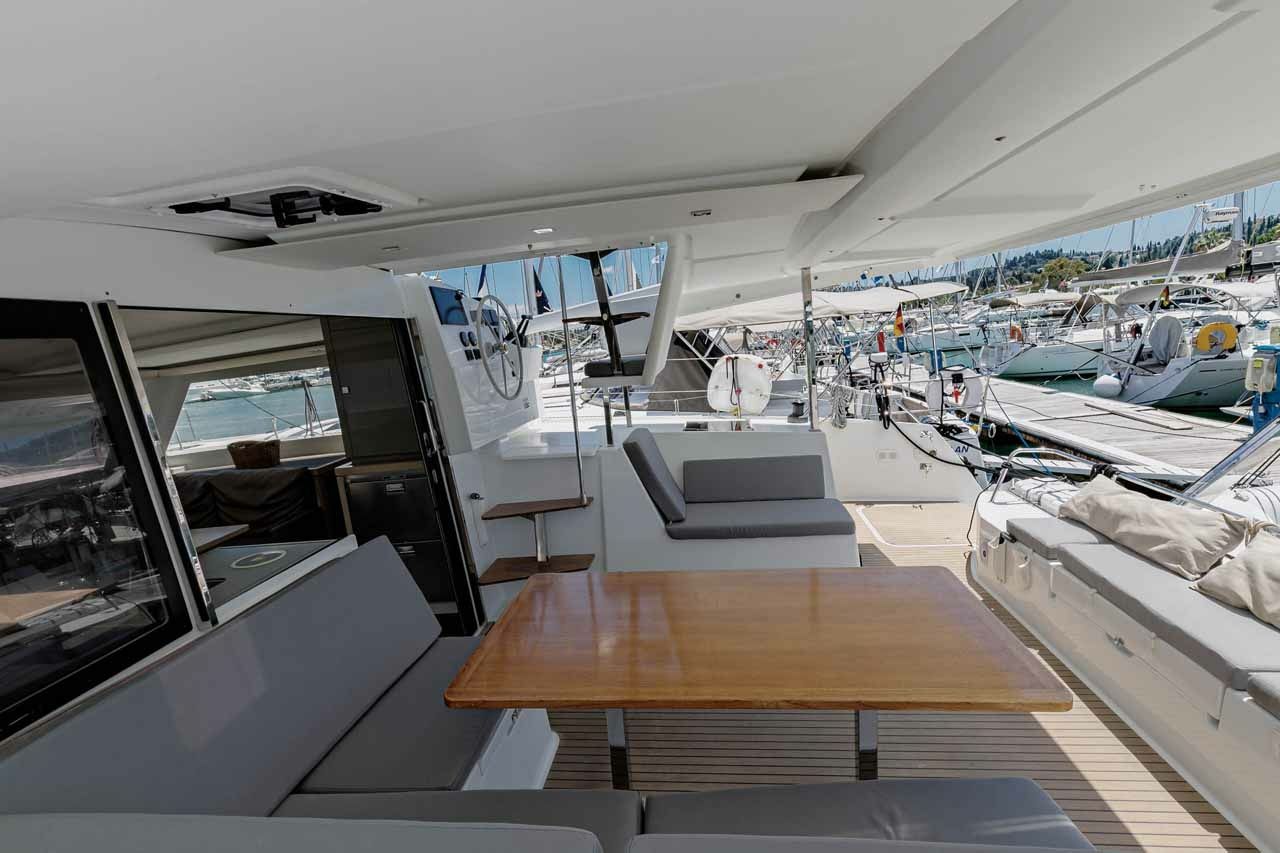 Fountaine Pajot Lucia 40 | Servus