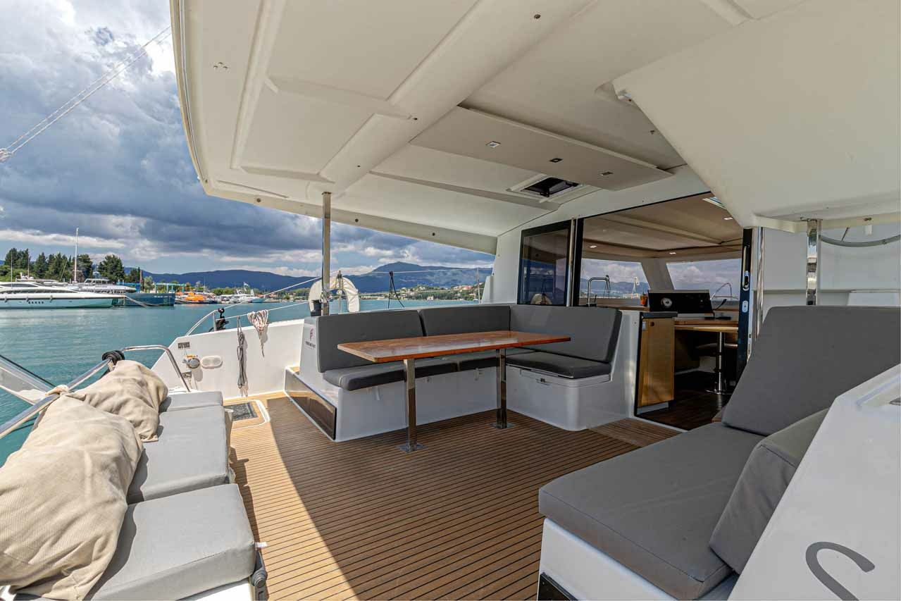 Fountaine Pajot Lucia 40 | Servus