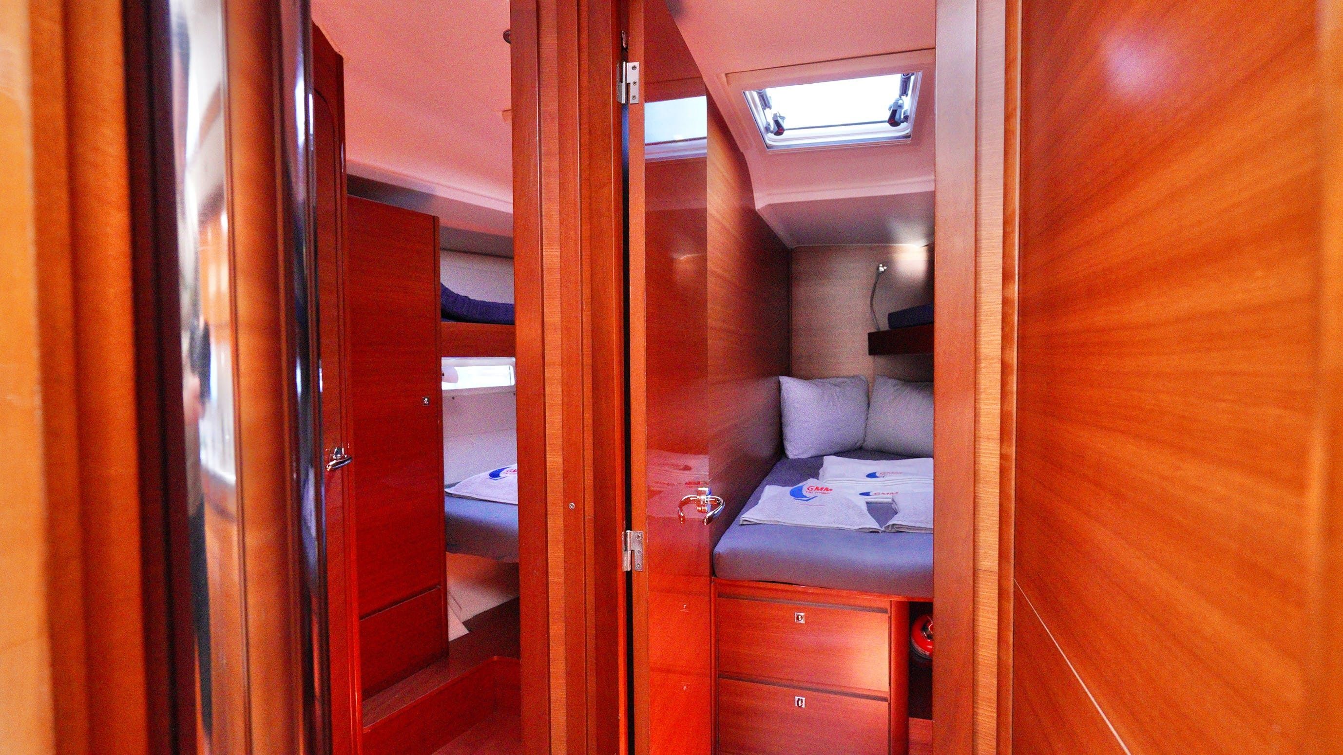 Dufour 460 GL | Red Pepper