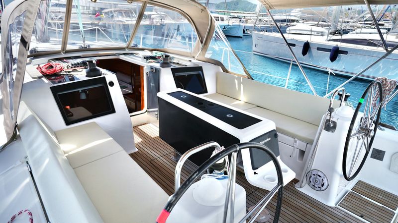 Dufour 460 GL | Red Pepper