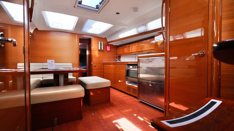 Dufour 460 GL | Red Pepper