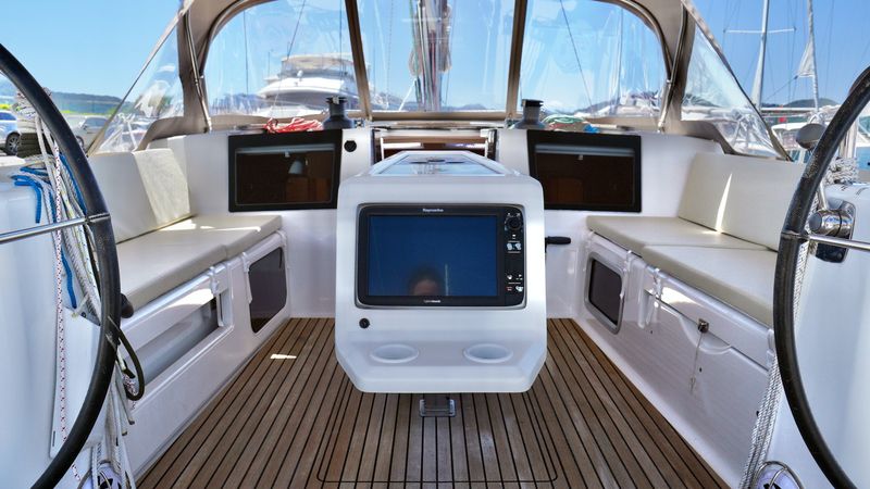 Dufour 460 GL | Red Pepper