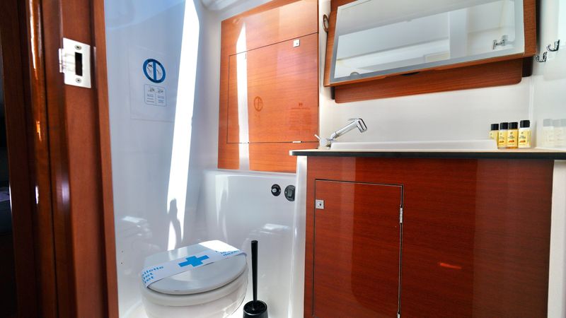 Dufour 460 GL | Red Pepper