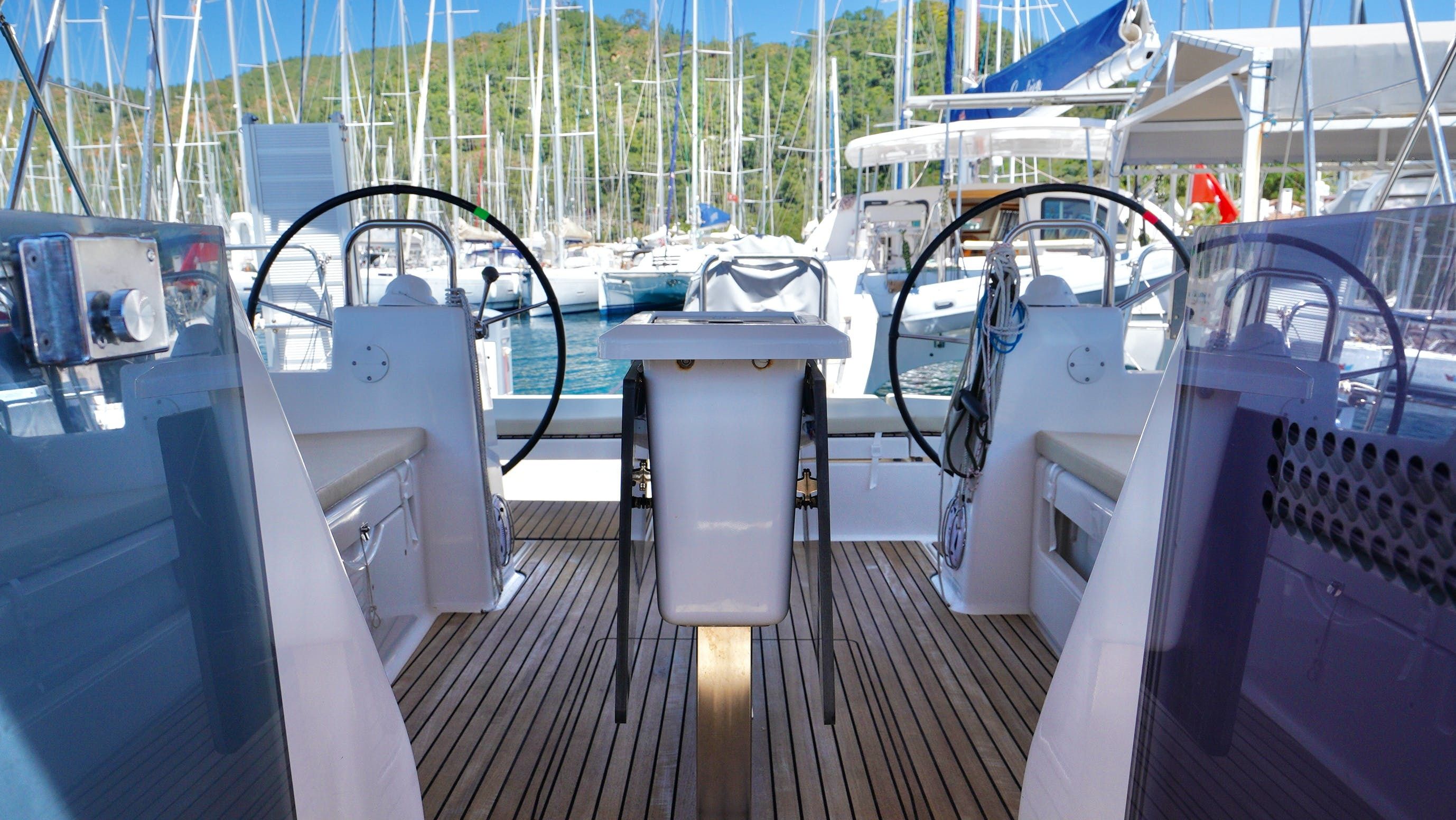 Dufour 460 GL | Red Pepper