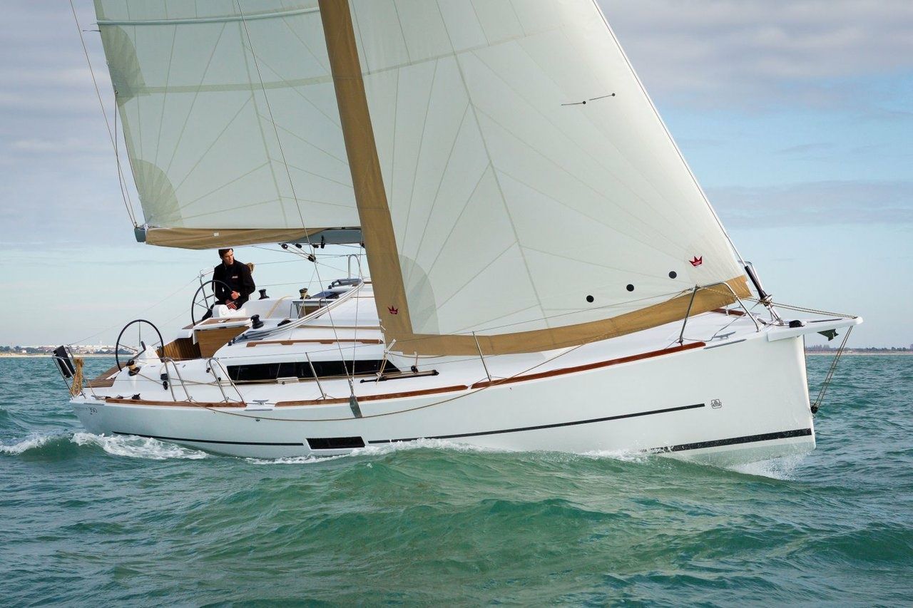Dufour 350 | Moonsail