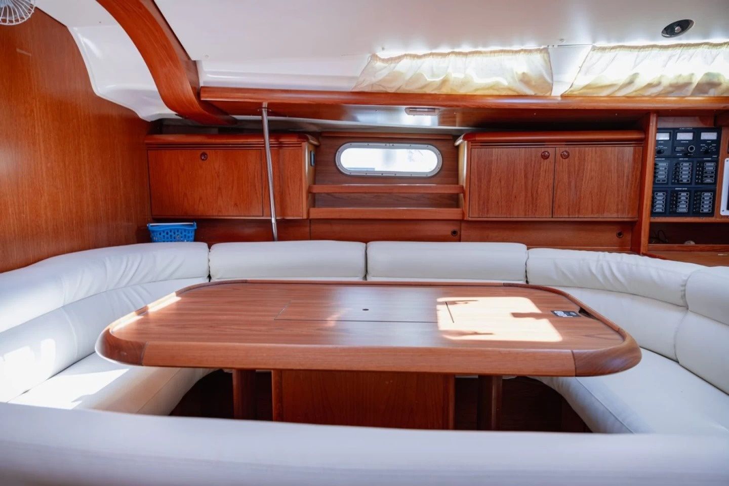 Jeanneau Sun Odyssey 49 | Ziva