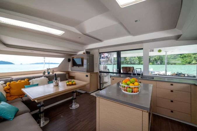 Fountaine Pajot Saba 50 | Triumpho