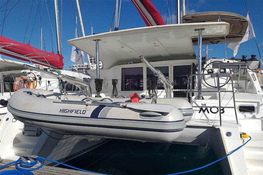 Lagoon 421 | The MOB