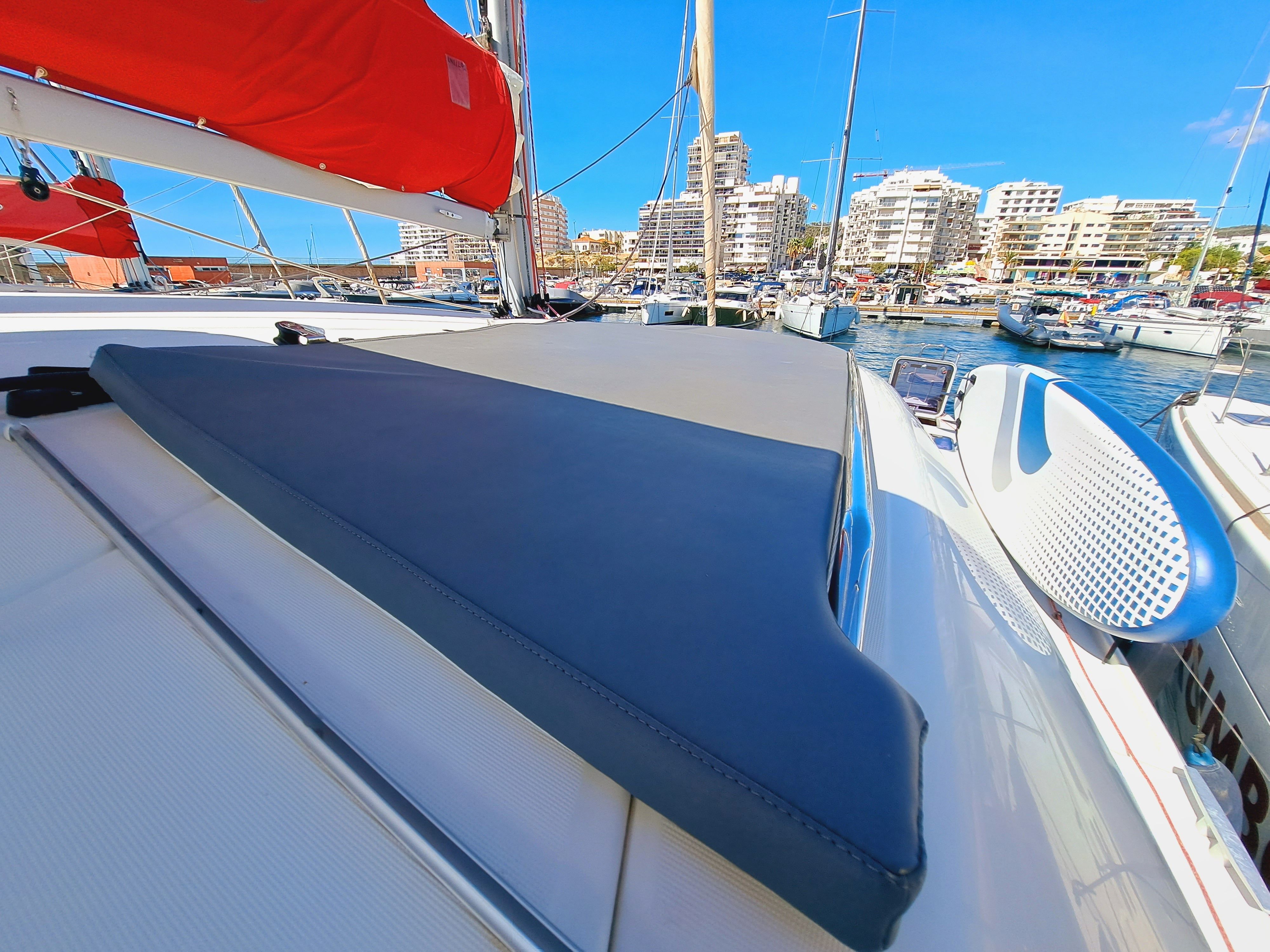 Lagoon 421 | The MOB