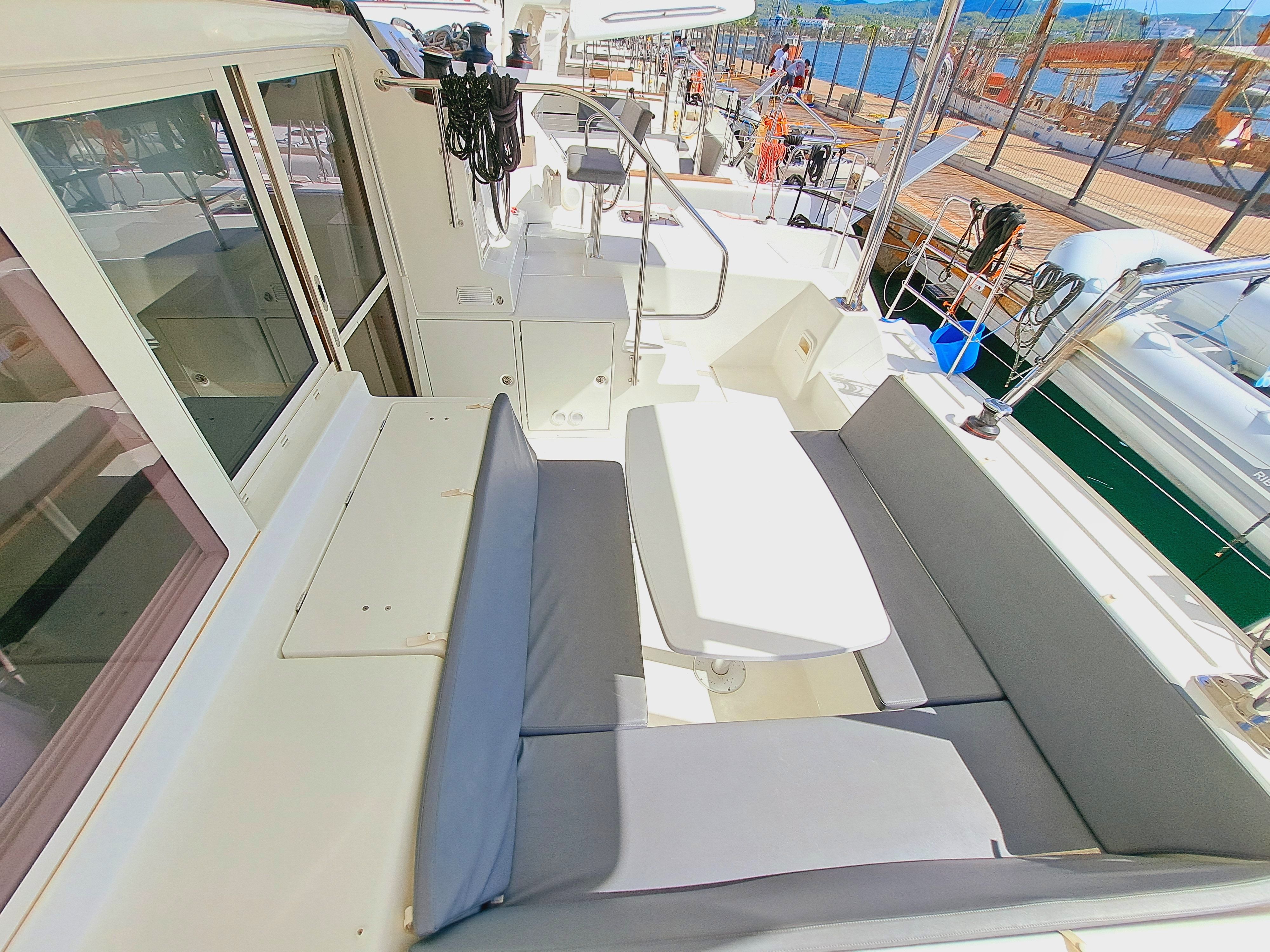 Lagoon 421 | The MOB