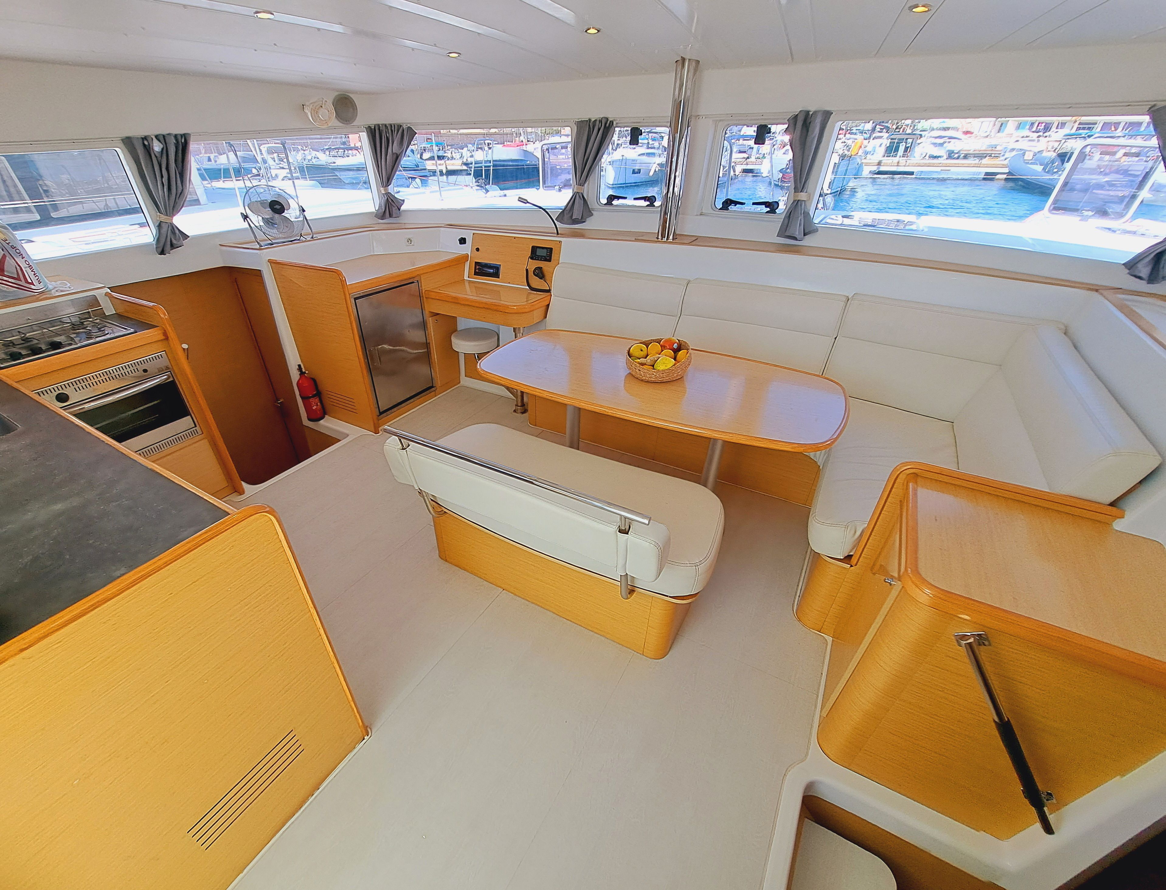 Lagoon 421 | The MOB