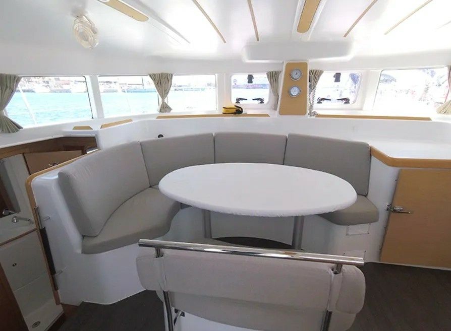 Lagoon 380 S2 | My Elisabeth