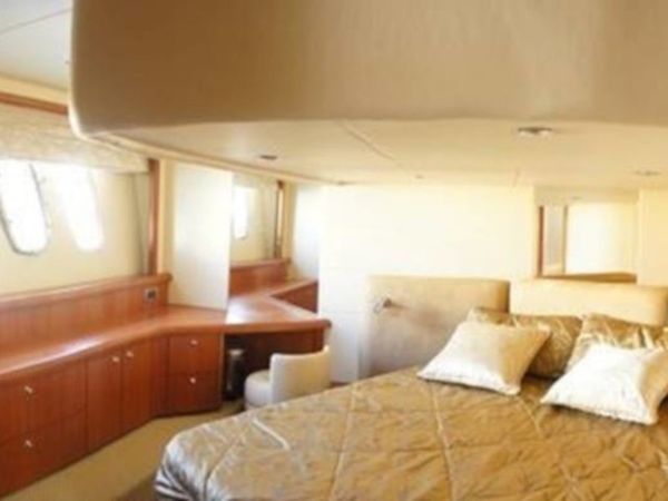 Sunseeker Manhattan 50 | Aviator