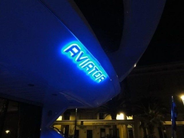 Sunseeker Manhattan 50 | Aviator