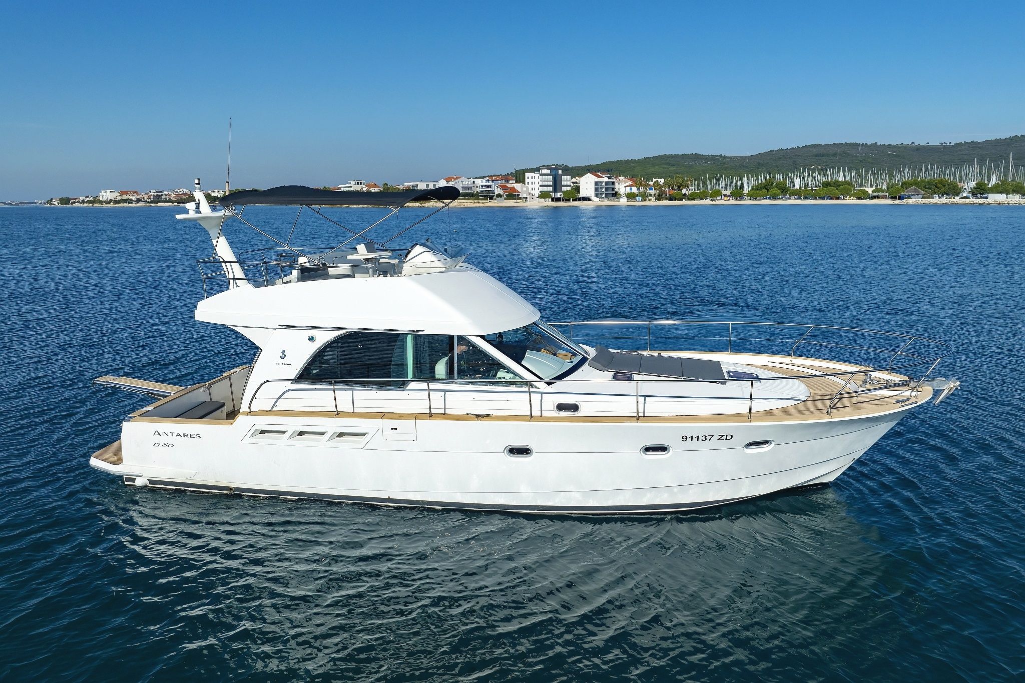 Beneteau Antares 13.80 | Katana