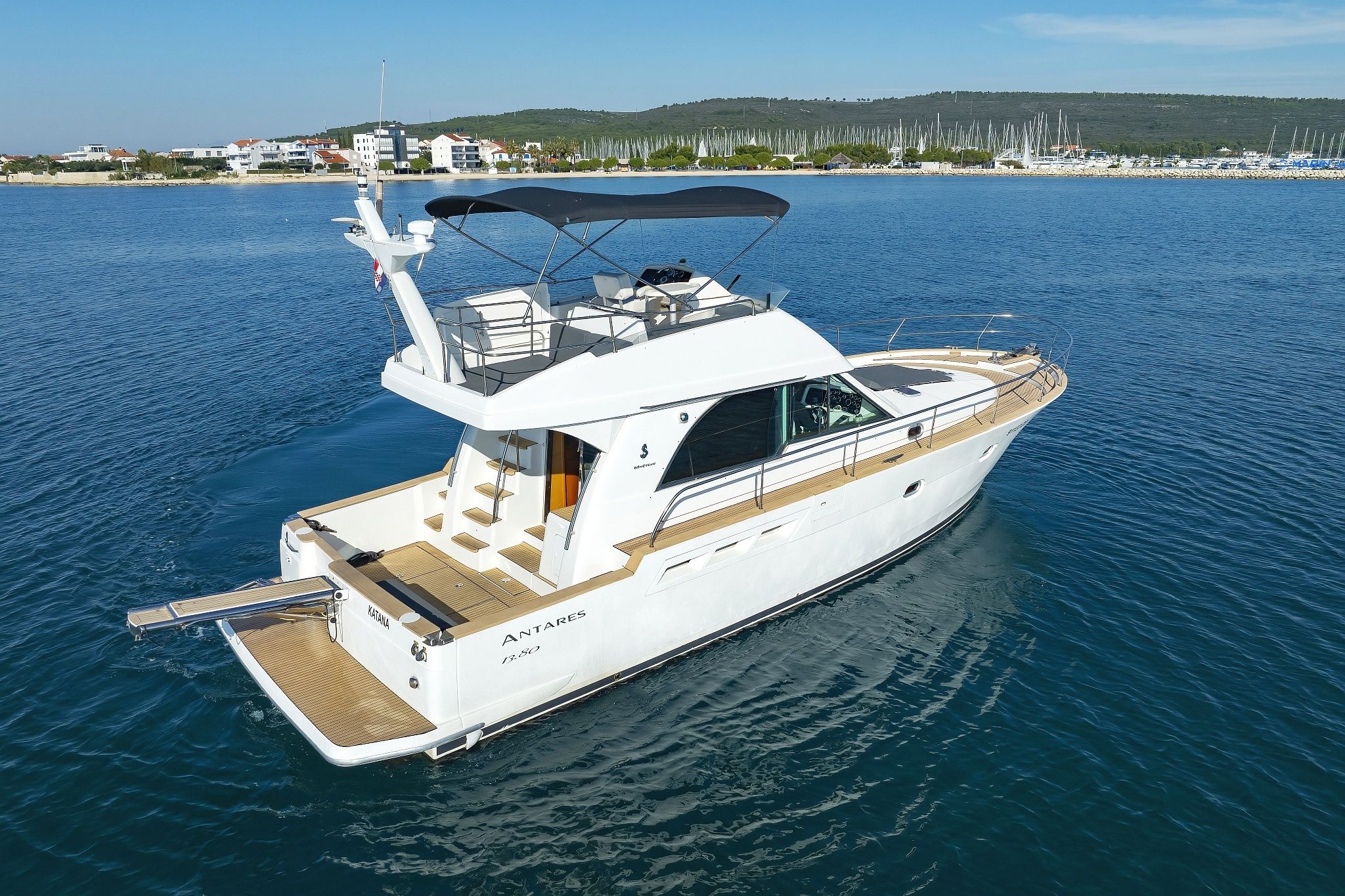 Beneteau Antares 13.80 | Katana