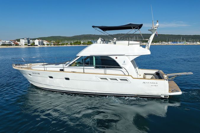Beneteau Antares 13.80 | Katana