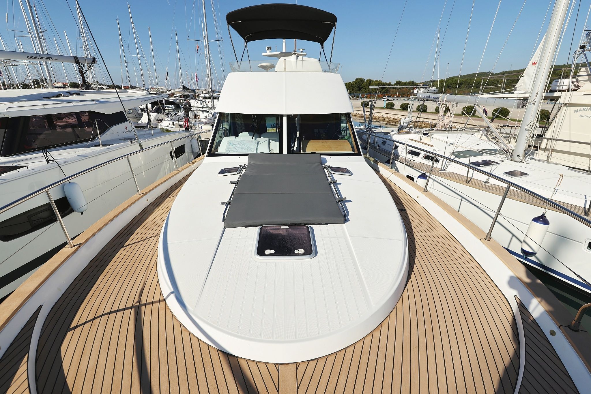 Beneteau Antares 13.80 | Katana