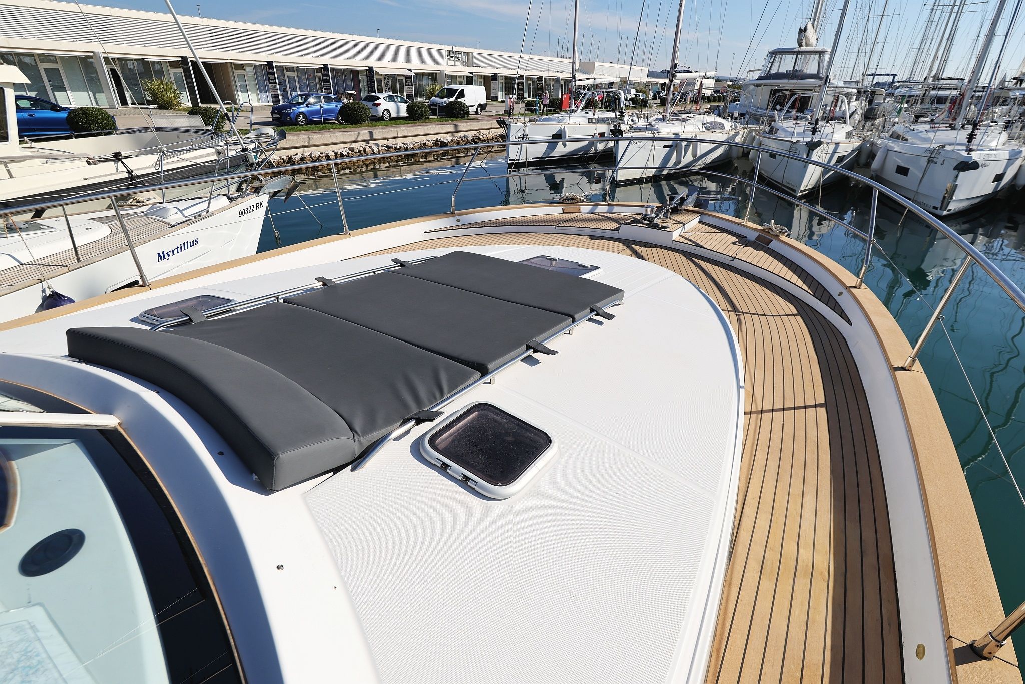 Beneteau Antares 13.80 | Katana