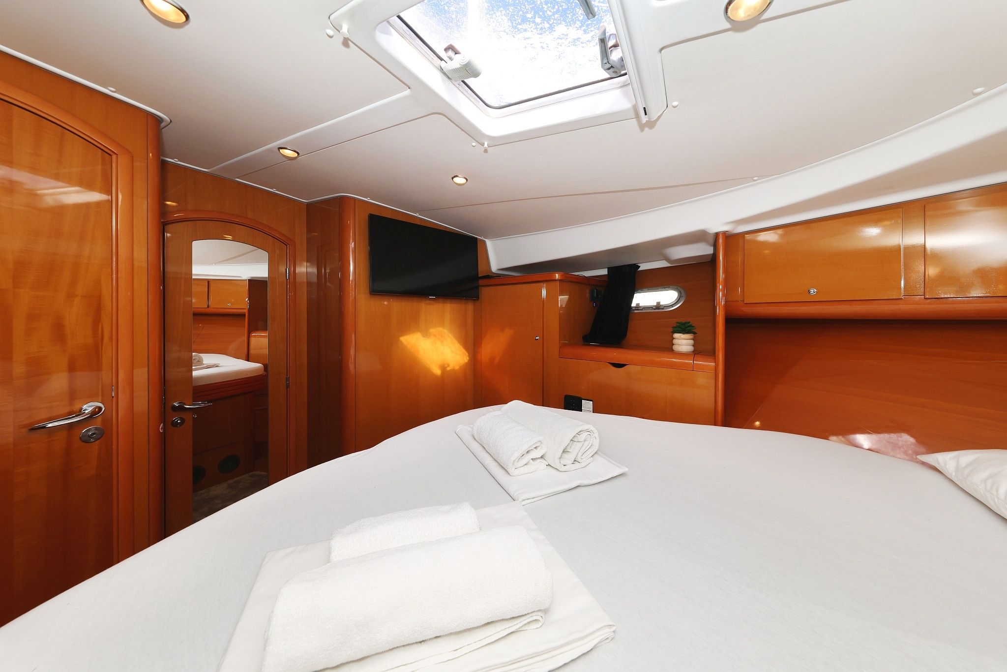 Beneteau Antares 13.80 | Katana