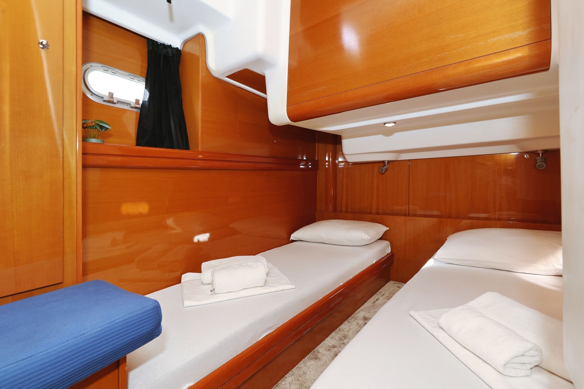 Beneteau Antares 13.80 | Katana