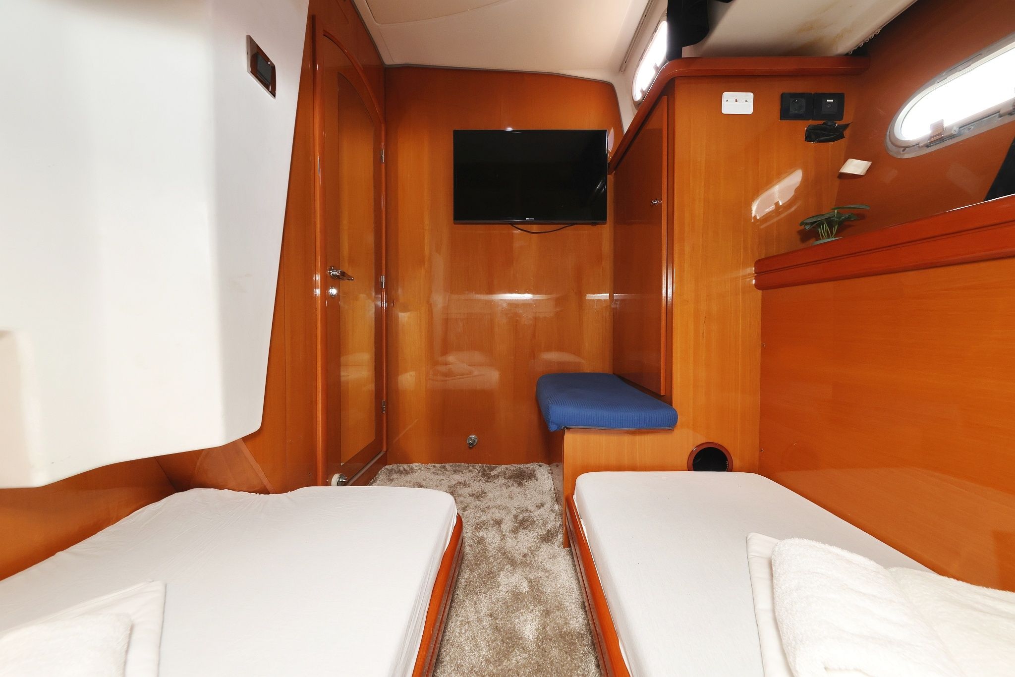 Beneteau Antares 13.80 | Katana