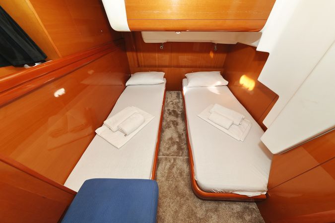 Beneteau Antares 13.80 | Katana