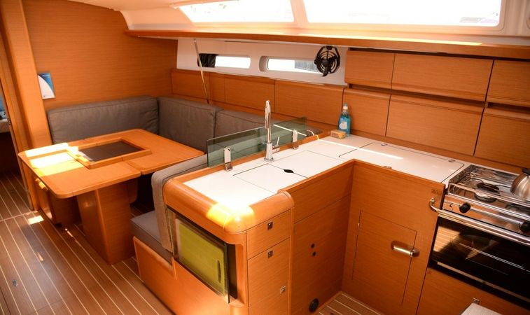 Jeanneau Sun Odyssey 419 | Feeling Fine