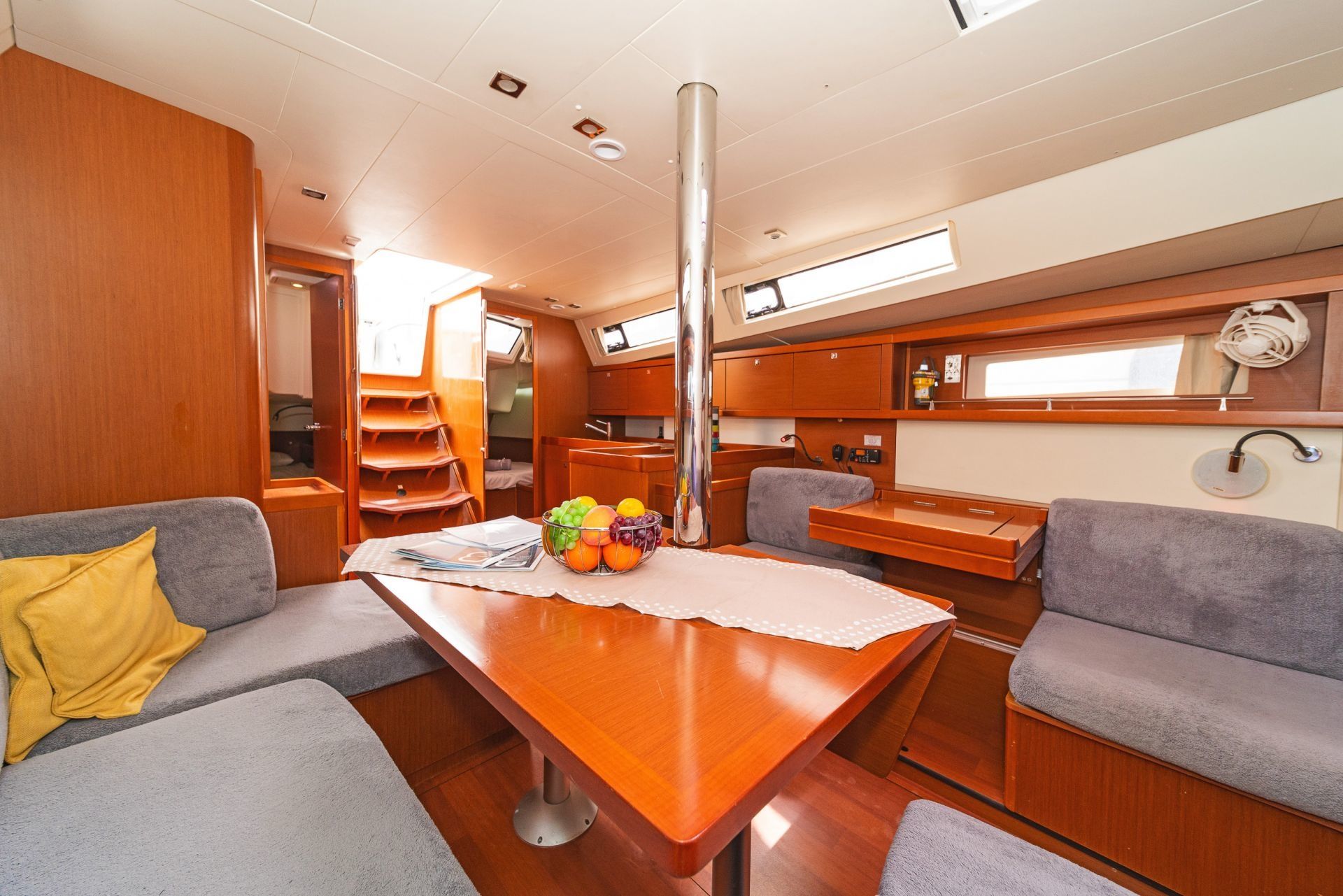 Beneteau Oceanis 41 | Huschel 2