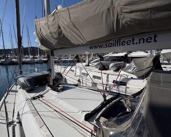 Jeanneau Sun Odyssey 36 | Sail Mira