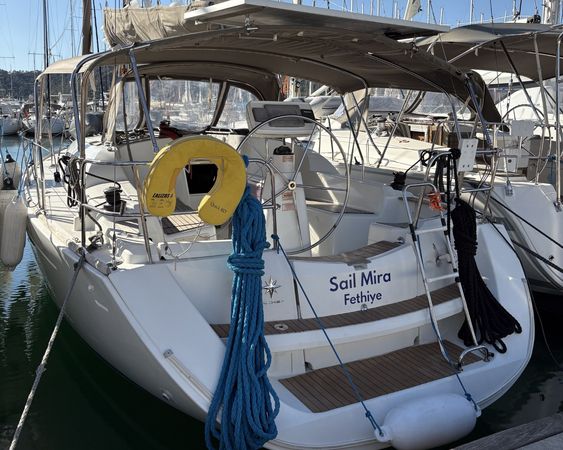Jeanneau Sun Odyssey 36 | Sail Mira