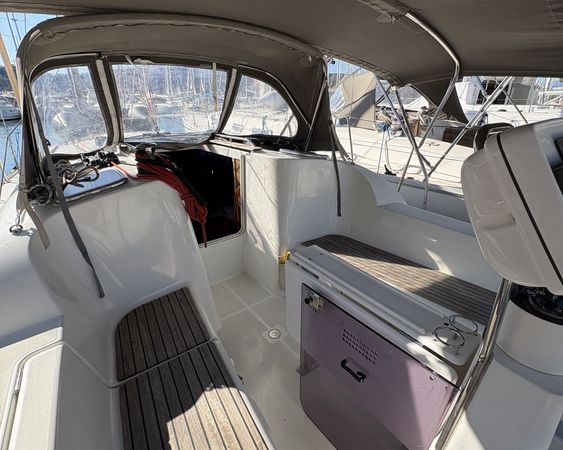 Jeanneau Sun Odyssey 36 | Sail Mira