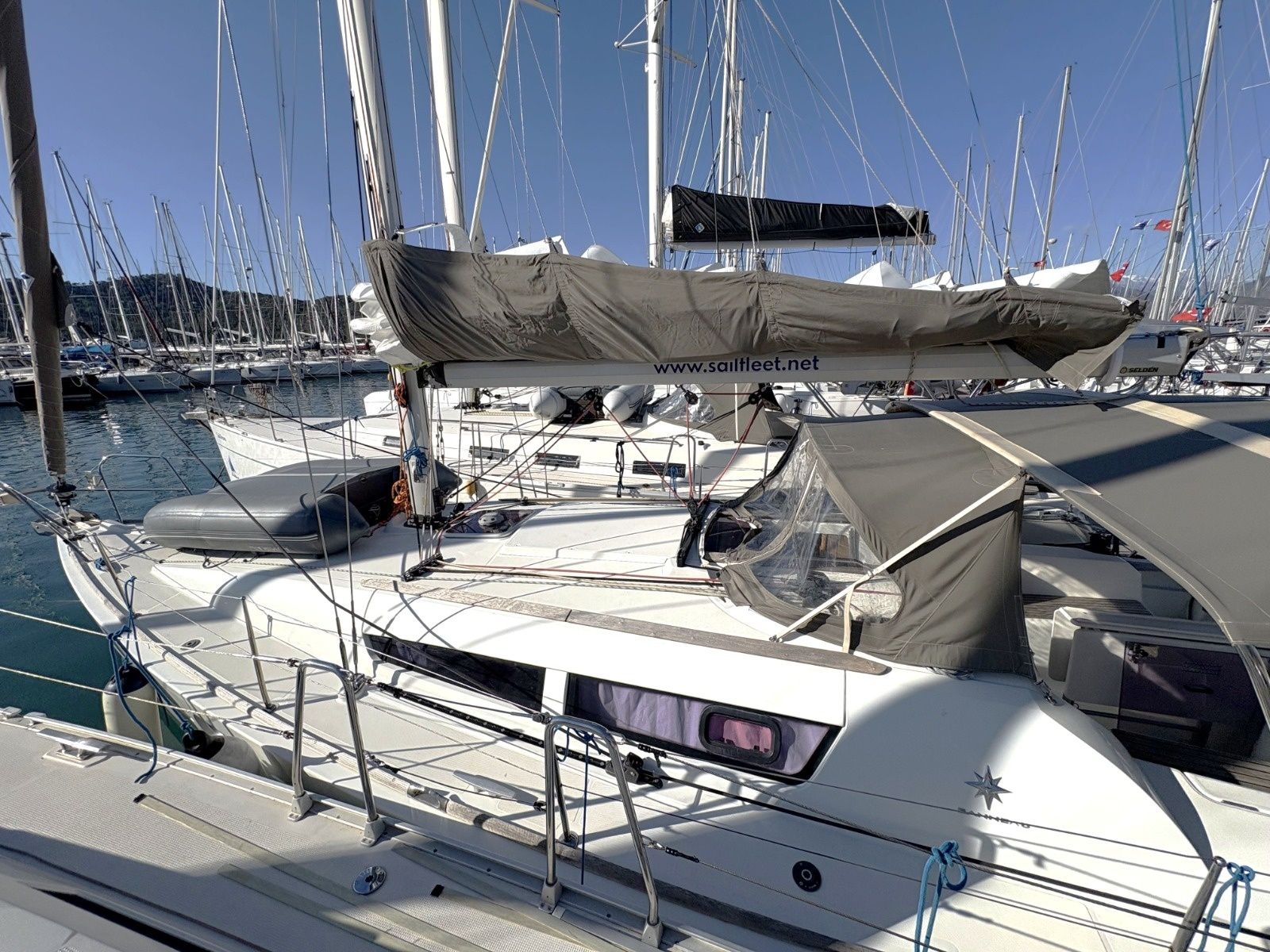 Jeanneau Sun Odyssey 36 | Sail Mira