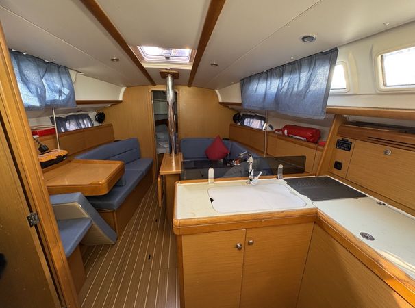 Jeanneau Sun Odyssey 36 | Sail Mira