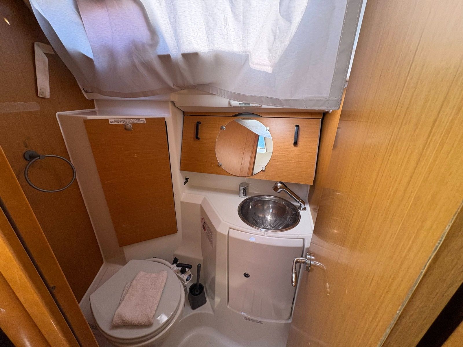 Jeanneau Sun Odyssey 36 | Sail Mira