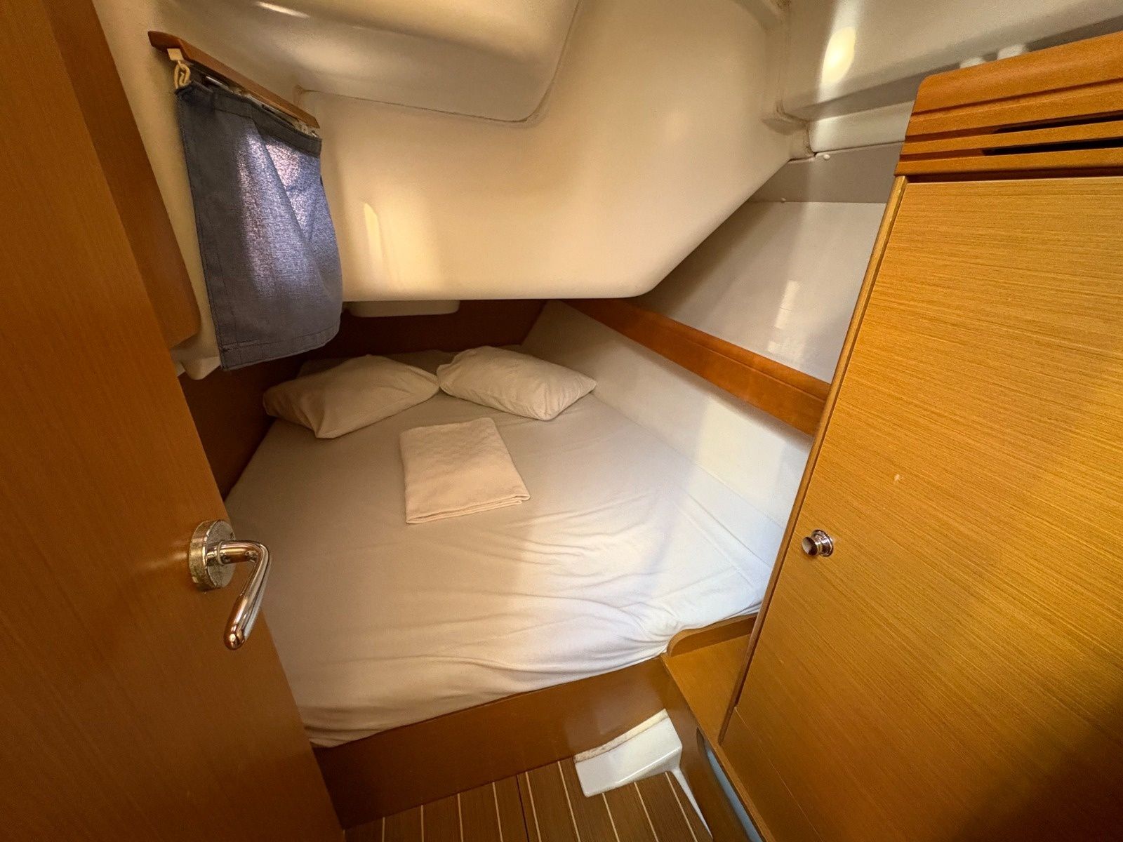 Jeanneau Sun Odyssey 36 | Sail Mira