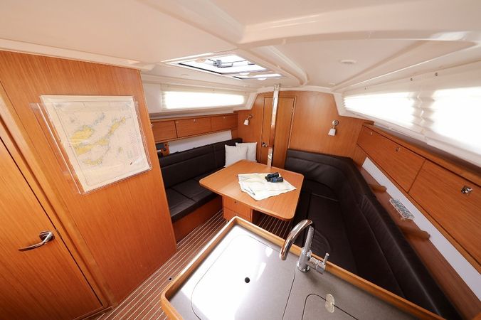 Bavaria Cruiser 34 | Feeling Good