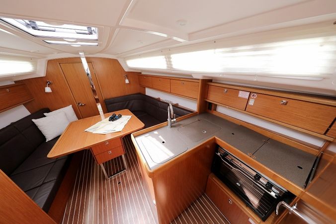 Bavaria Cruiser 34 | Feeling Good
