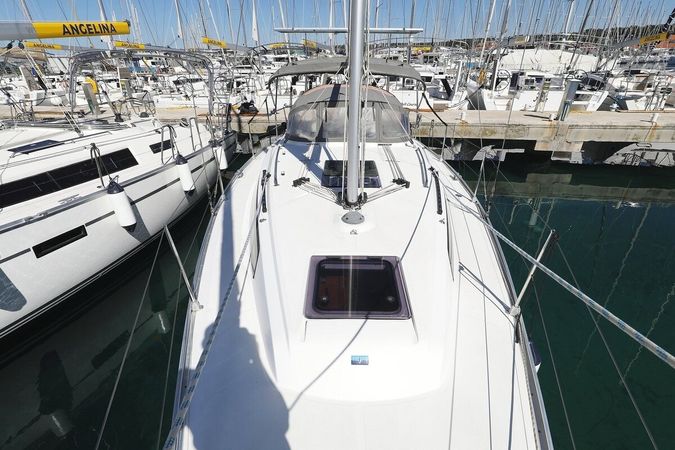 Bavaria Cruiser 34 | Feeling Good