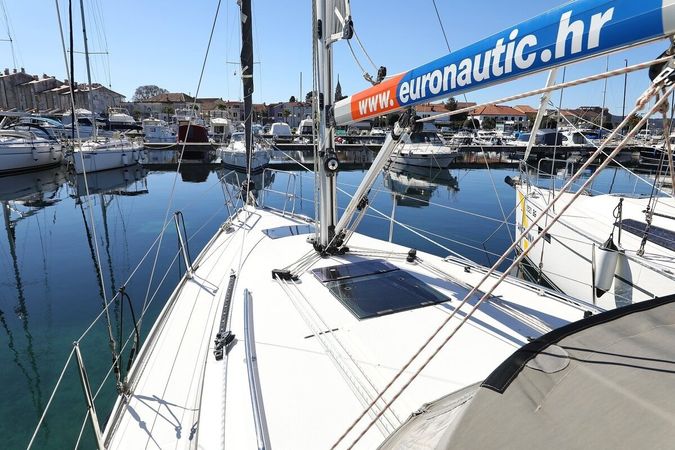 Bavaria Cruiser 34 | Feeling Good