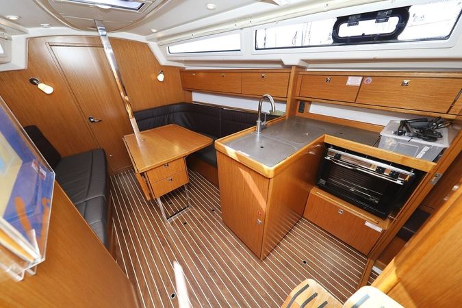 Bavaria Cruiser 34 | Feeling Good