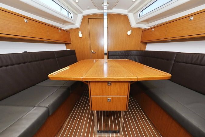 Bavaria Cruiser 34 | Feeling Good
