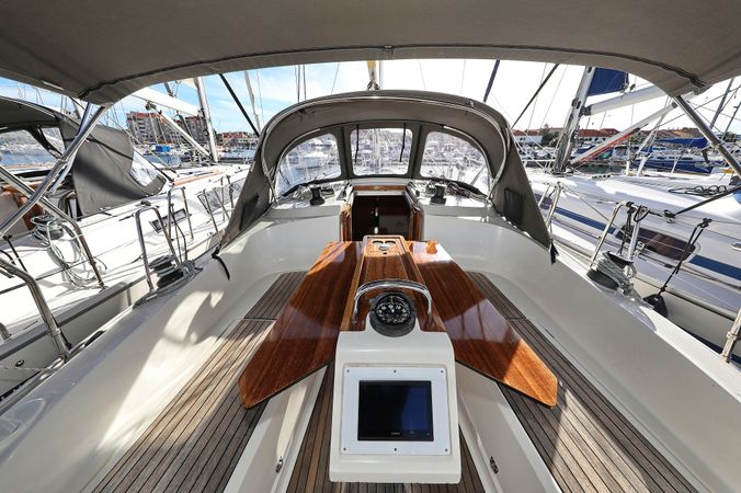 Bavaria Cruiser 37 | Sun Course