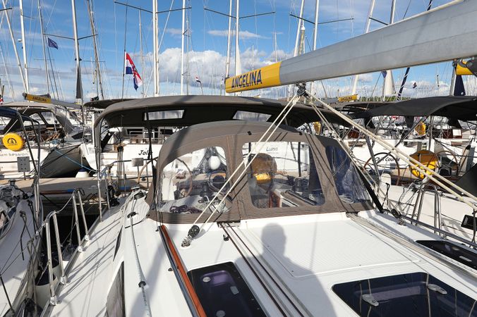 Bavaria Cruiser 37 | Sun Course