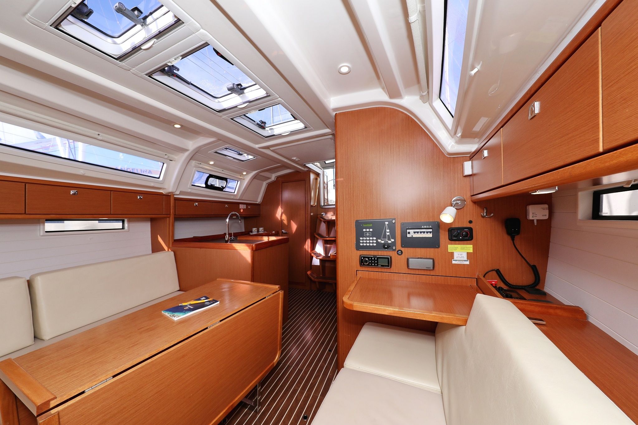 Bavaria Cruiser 37 | Sun Course